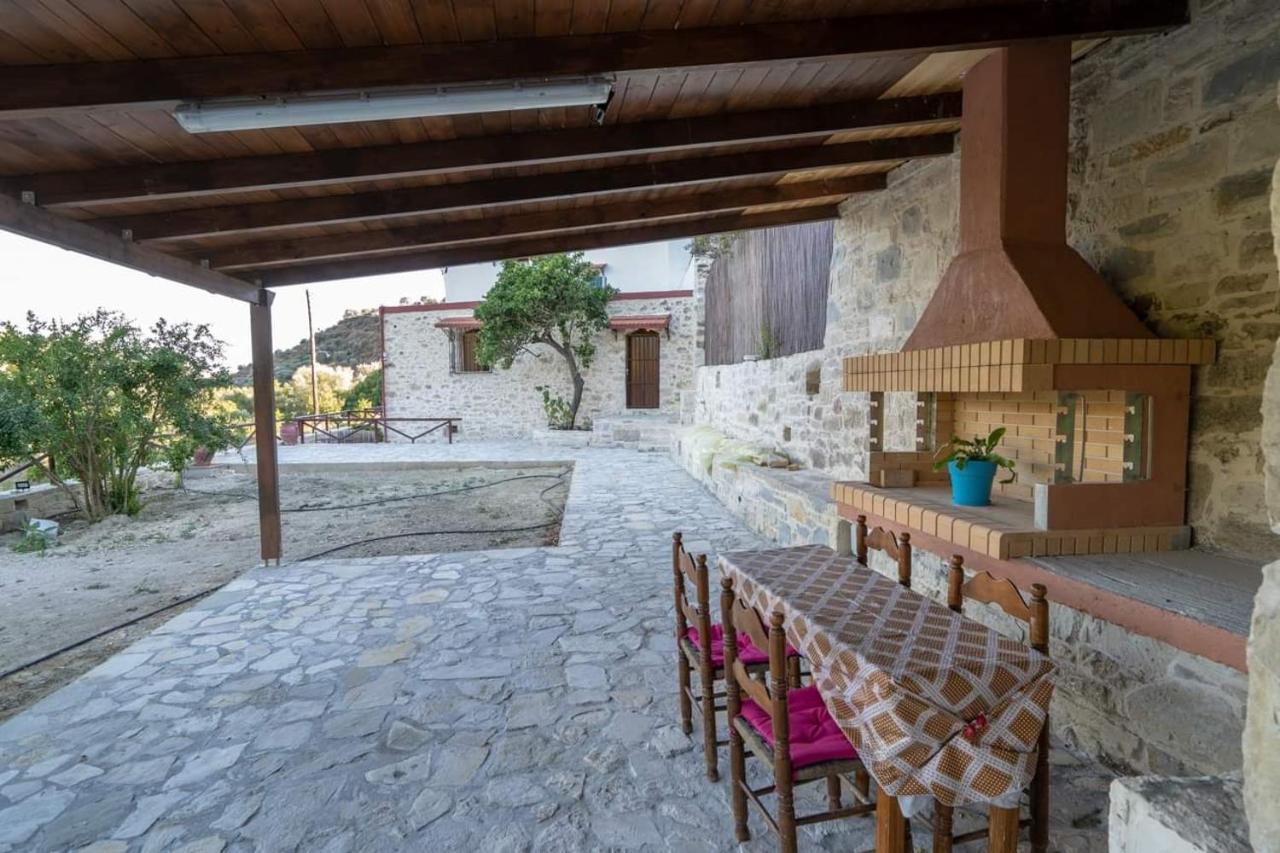 Villa Tzaniana Apomarma Exterior foto